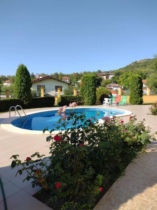 Luxury Seaview 2-Bedroom Apartments Blue Elephant Balchik Eksteriør billede