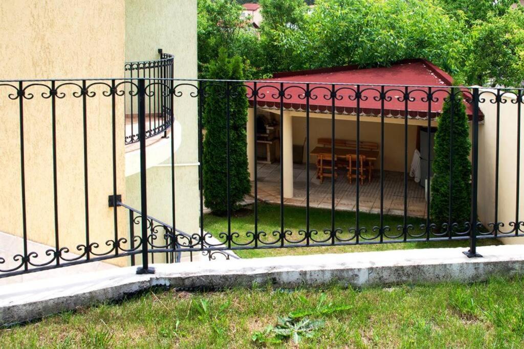 Luxury Seaview 2-Bedroom Apartments Blue Elephant Balchik Eksteriør billede